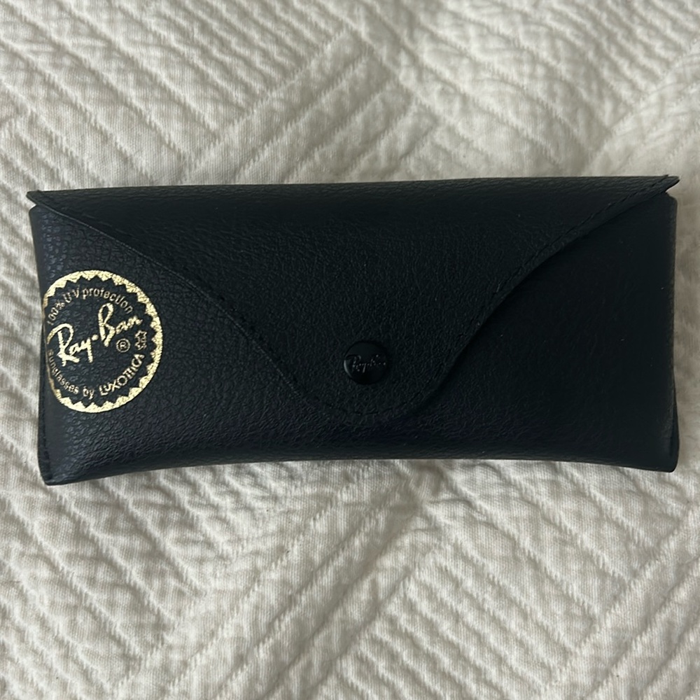 Brand new, authentic Ray-ban aviator sunglasses